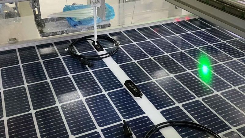 ماكينة وضع غراء علبة وصلات الألواح الشمسية J-Box الآلية 