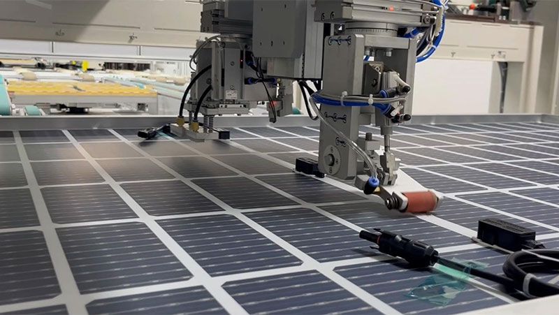 ماكينة ترميز الألواح الشمسية الآلية